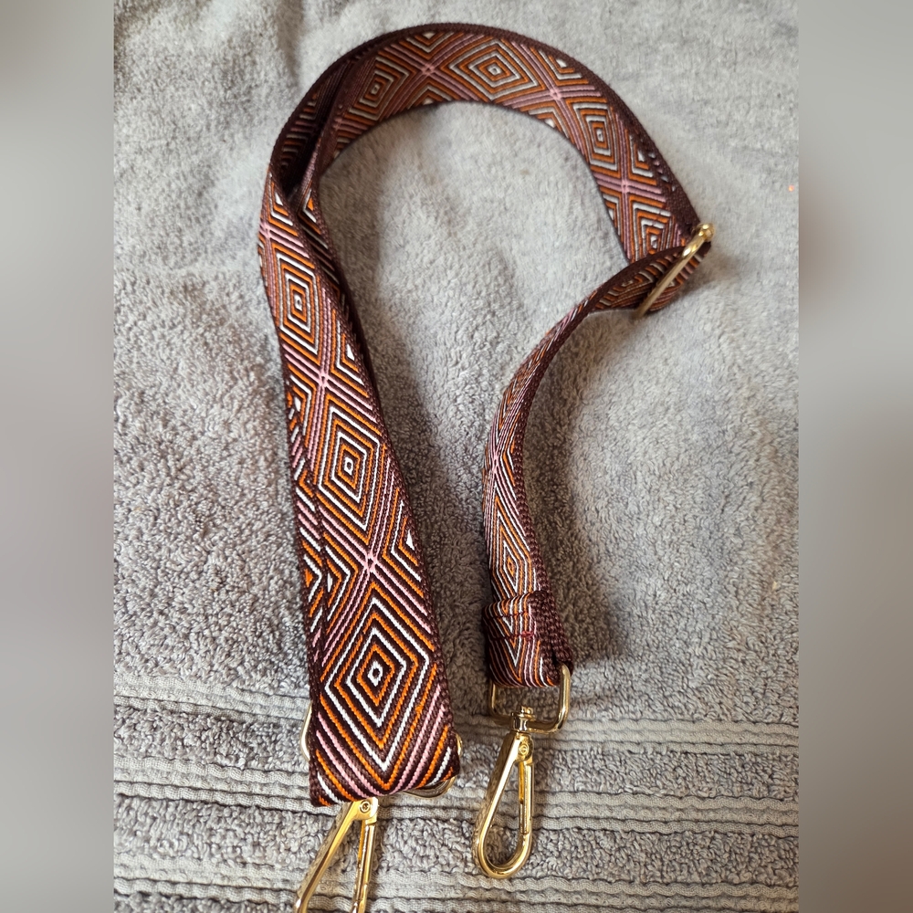 Geometric Patterned Strap - Picture 1 of 3